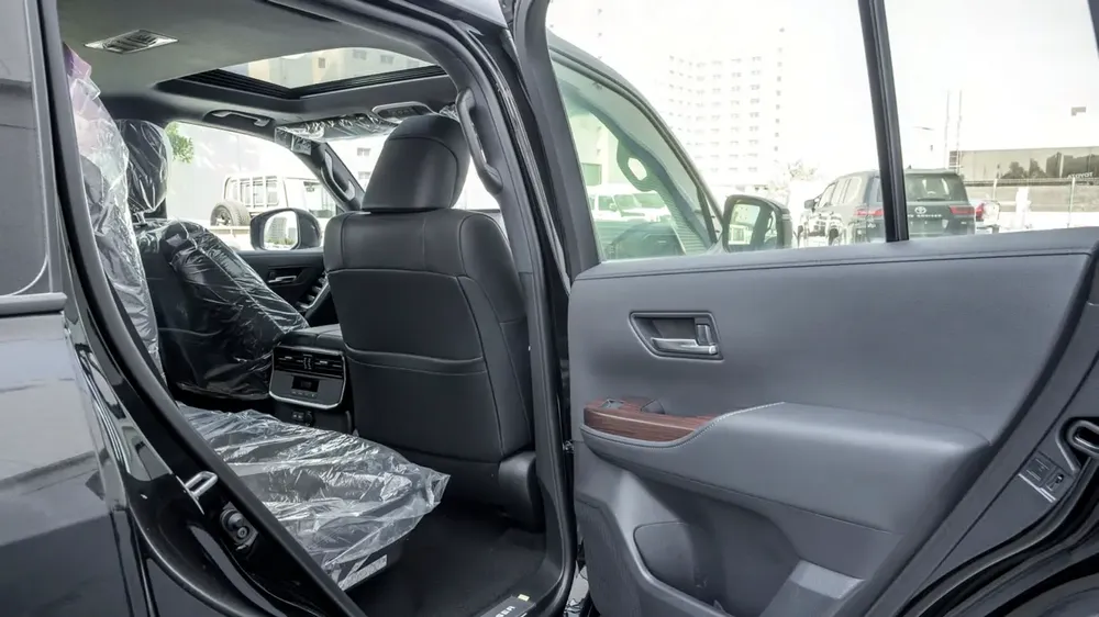 Toyota Land Cruiser GXR 3.5L Hybrid 2026, GCC Specs - Brand New! - Image 17