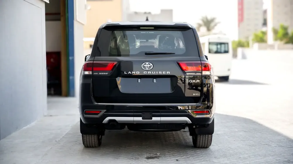 Toyota Land Cruiser GXR 3.5L Hybrid 2026, GCC Specs - Brand New! - Image 4