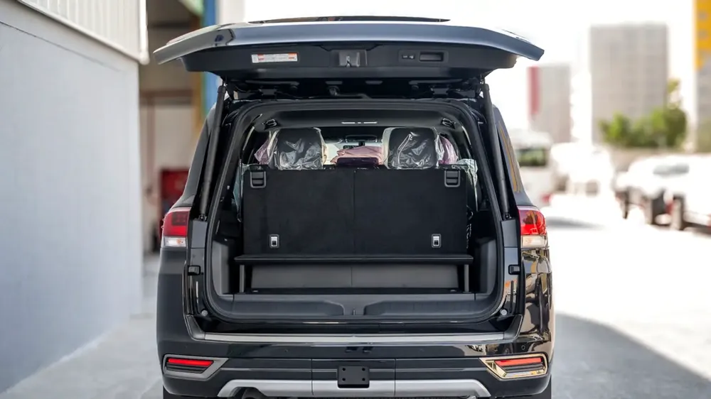 Toyota Land Cruiser GXR 3.5L Hybrid 2026, GCC Specs - Brand New! - Image 5