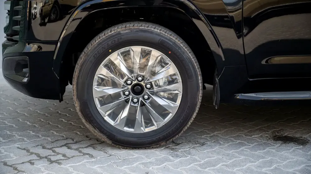 Toyota Land Cruiser GXR 3.5L Hybrid 2026, GCC Specs - Brand New! - Image 6