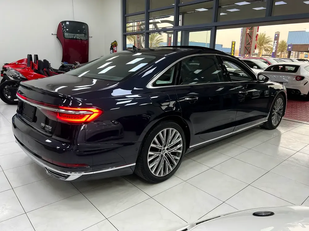 Audi A8 - Image 10