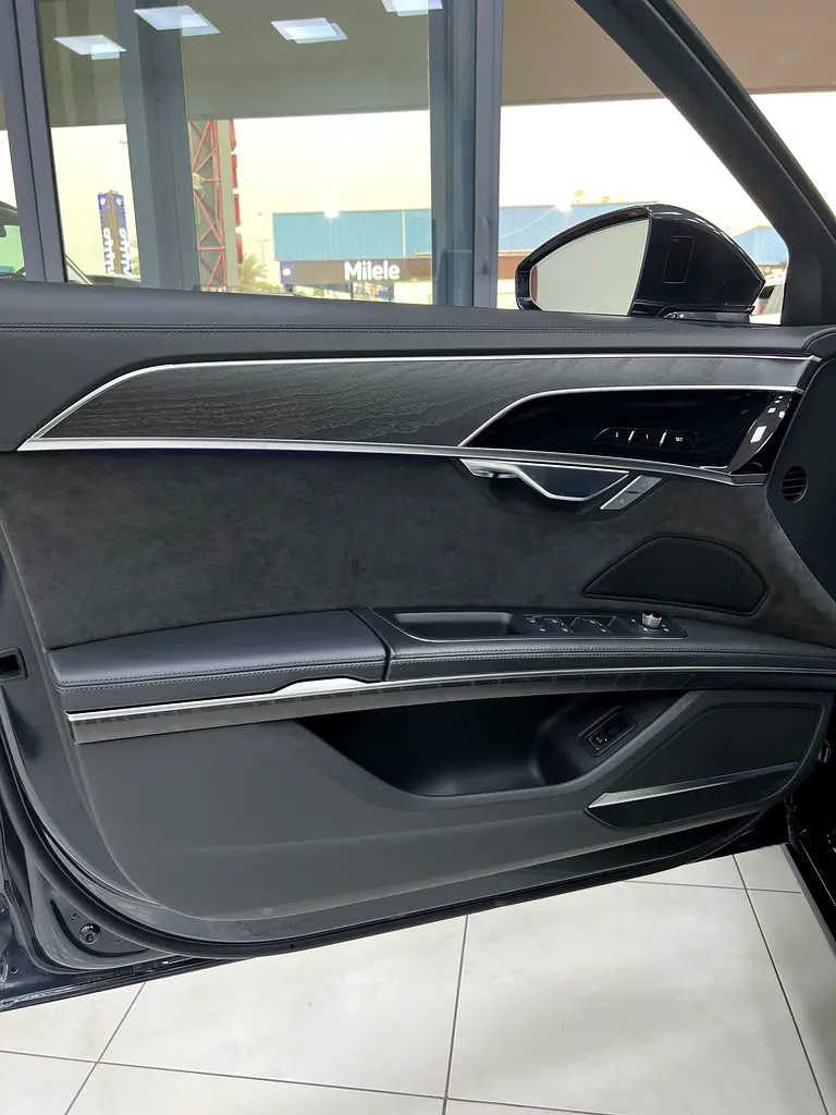 Audi A8 - Image 11