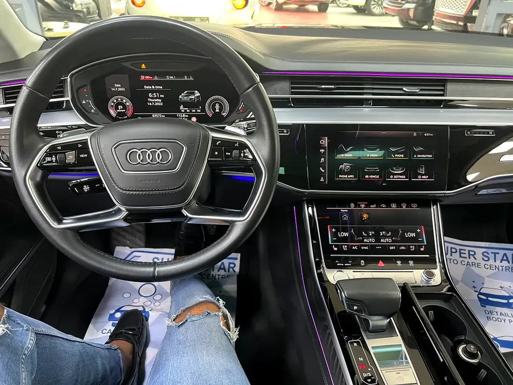 Audi A8 - Image 7