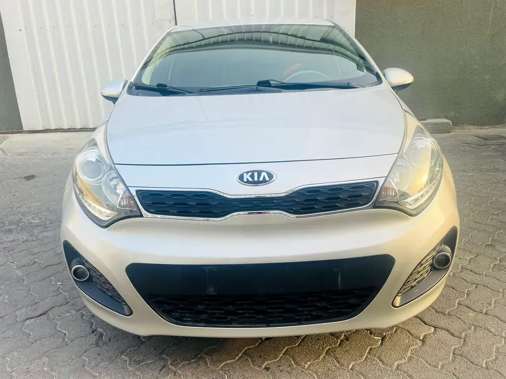 2014 KIA RIO - GCC SPECS - EXCELLENT CONDITION - Image 4