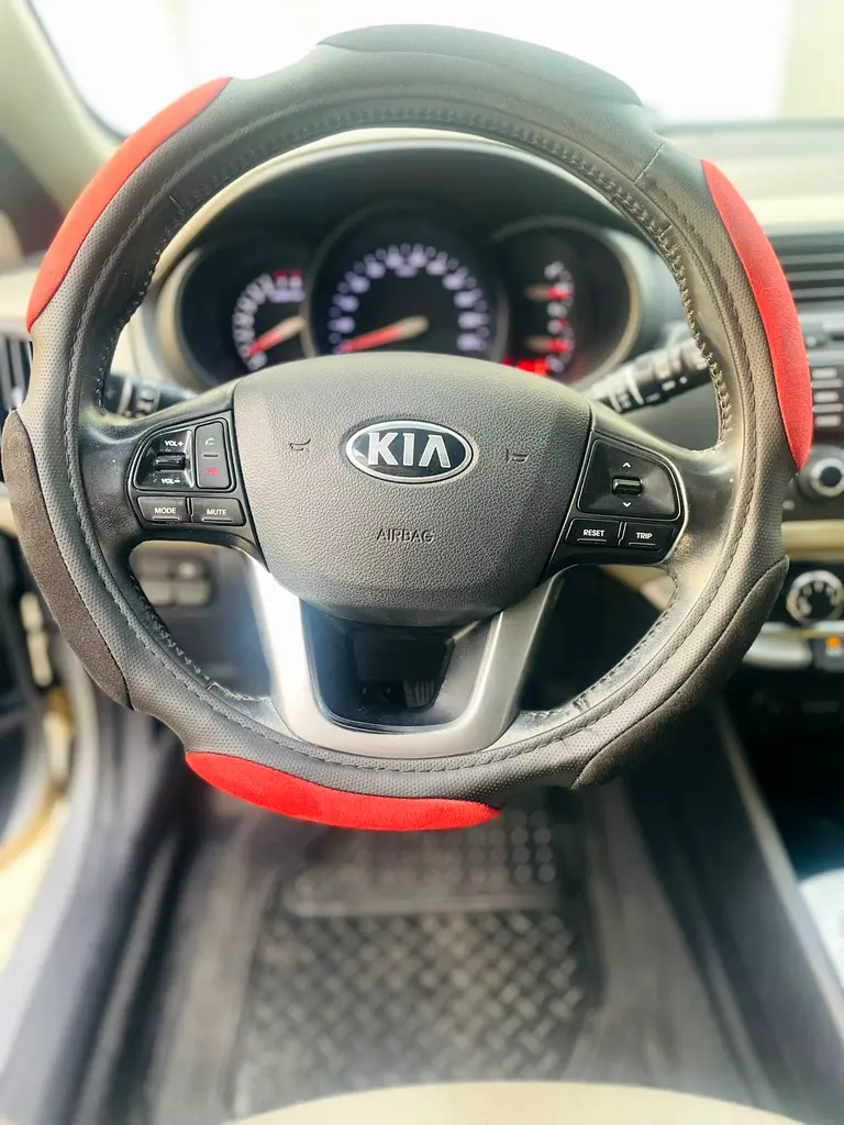 2014 KIA RIO - GCC SPECS - EXCELLENT CONDITION - Image 7