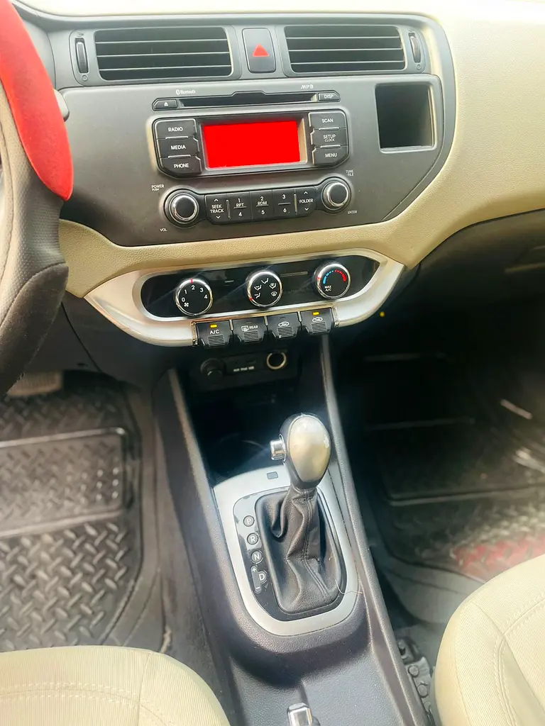 2014 KIA RIO - GCC SPECS - EXCELLENT CONDITION - Image 8