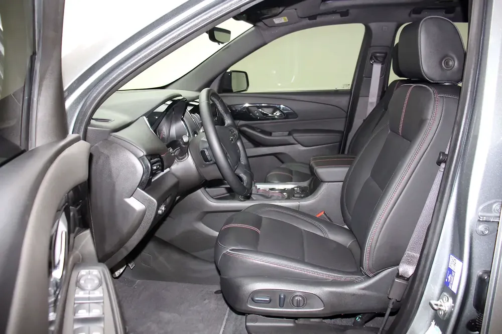 2023 Chevrolet Traverse RS - GCC Specs - Image 8