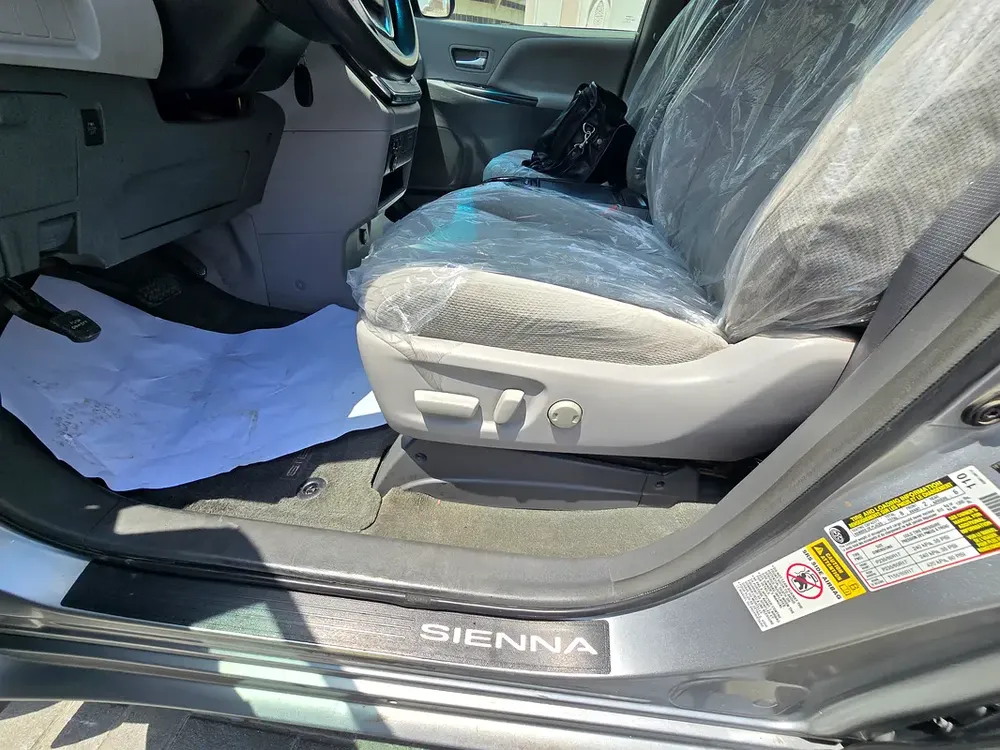 2017 Toyota Sienna LE | Well Maintained | American Specs - Image 10