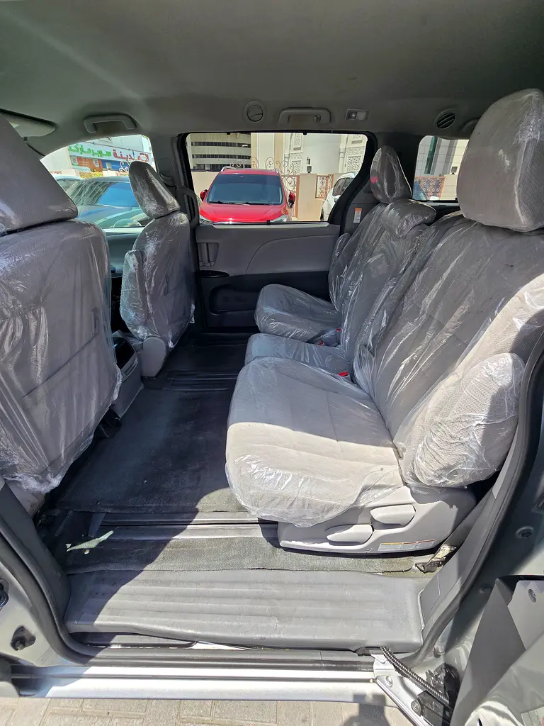 2017 Toyota Sienna LE | Well Maintained | American Specs - Image 11