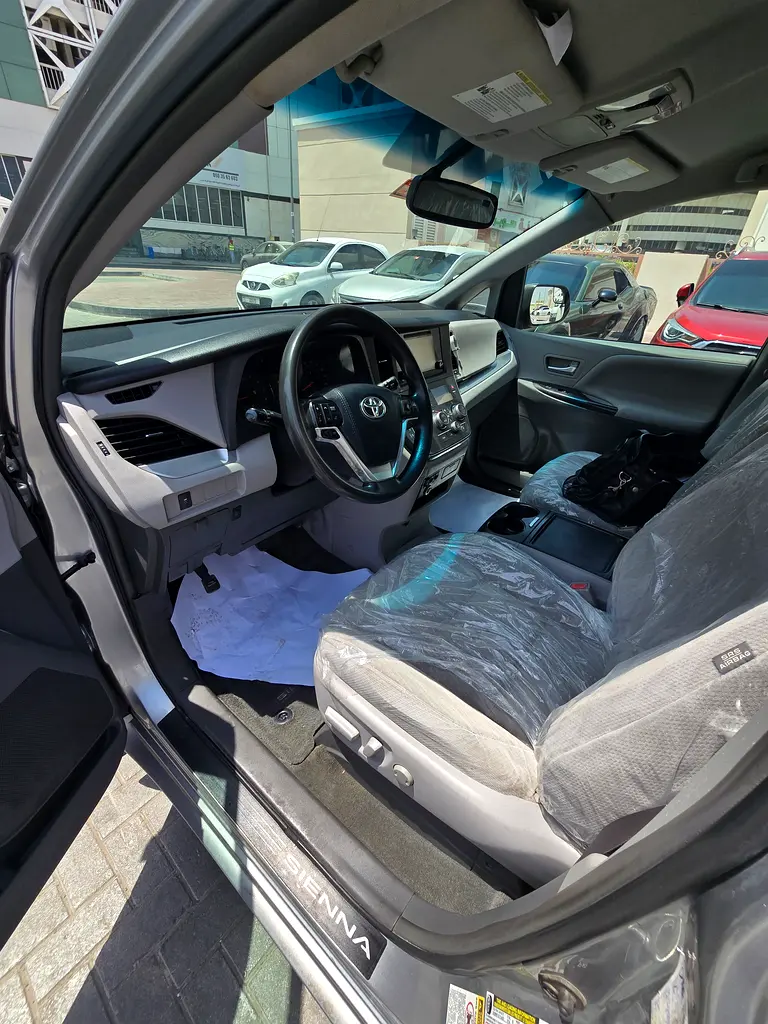 2017 Toyota Sienna LE | Well Maintained | American Specs - Image 14