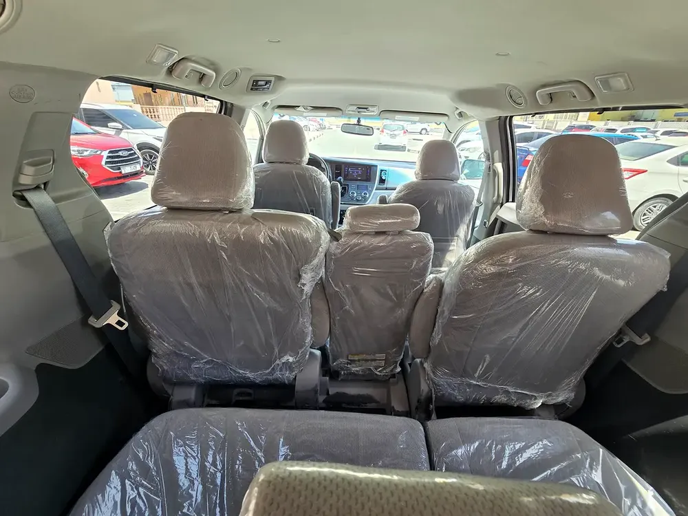 2017 Toyota Sienna LE | Well Maintained | American Specs - Image 8
