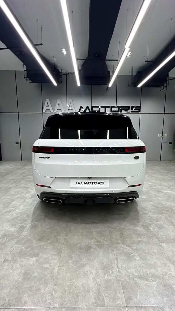 2023 Land Rover Range Rover Sport Dynamic SE - American Specs - Image 6