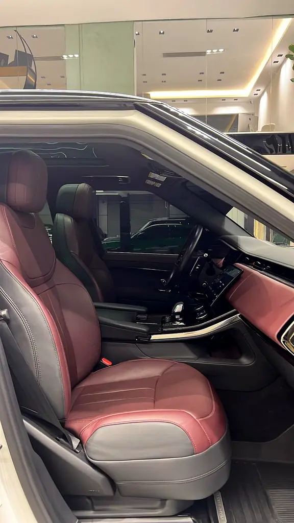 2023 Land Rover Range Rover Sport Dynamic SE - American Specs - Image 9