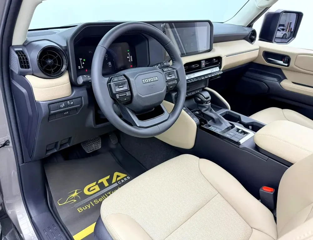 2025 Toyota Land Cruiser Prado, Toyota Warranty+Service Contract+Full Service History, GCC - Image 12