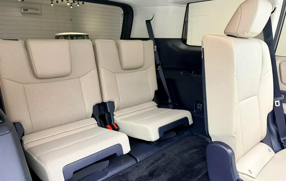 2025 Toyota Land Cruiser Prado, Toyota Warranty+Service Contract+Full Service History, GCC - Image 17