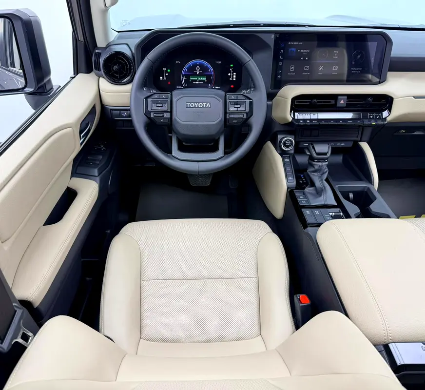 2025 Toyota Land Cruiser Prado, Toyota Warranty+Service Contract+Full Service History, GCC - Image 9