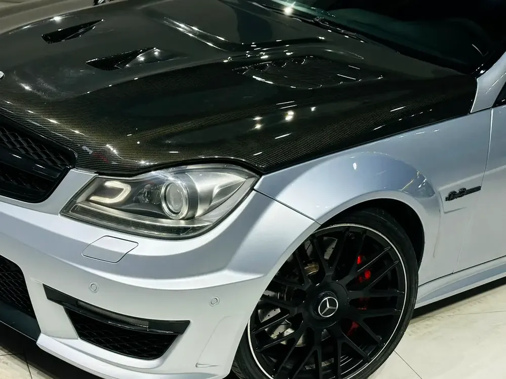 MERCEDES C63S EDITION 1 GCC SPECS IMACULATE CONDITION CARBON FIBER FOR 79000 AED - Image 4