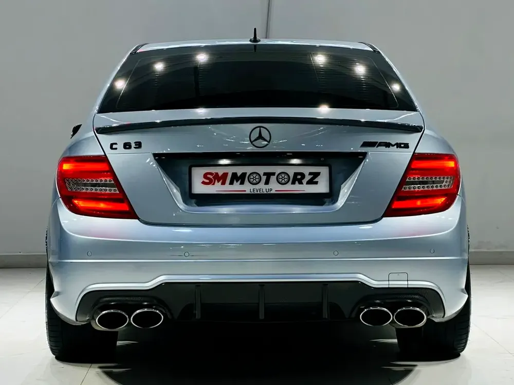 MERCEDES C63S EDITION 1 GCC SPECS IMACULATE CONDITION CARBON FIBER FOR 79000 AED - Image 8