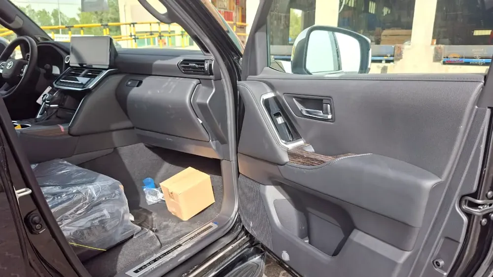 Toyota Land Cruiser VXR 2026 - European Specs - Brand New Luxury SUV - Image 9
