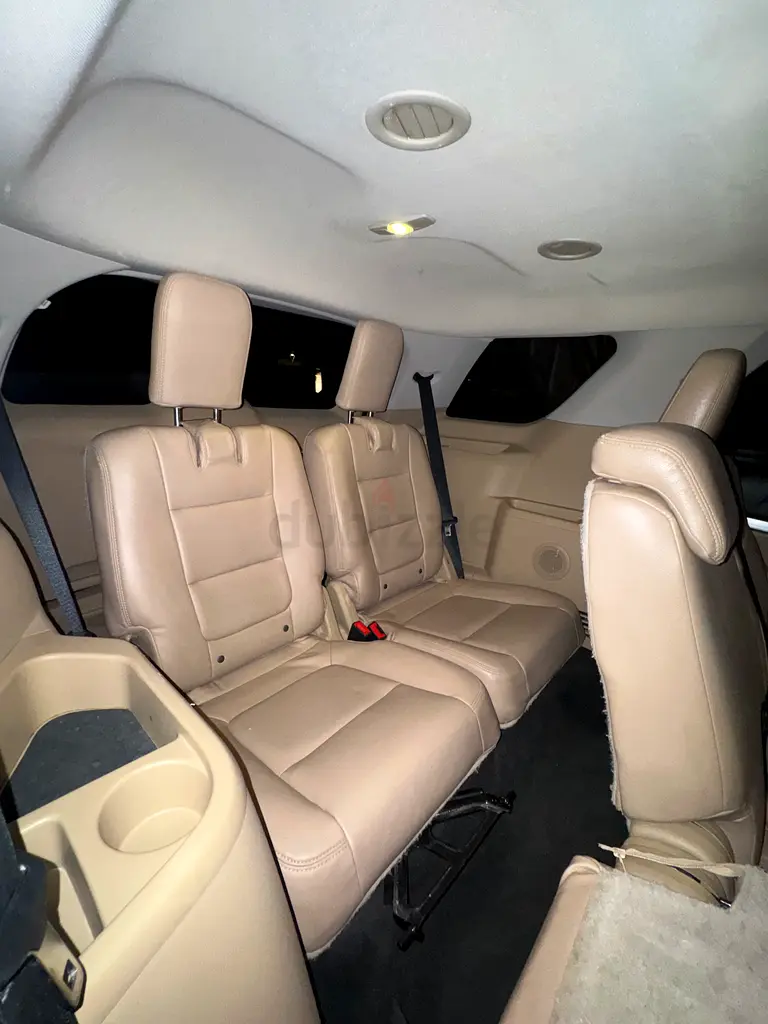 Ford Explorer - Image 6