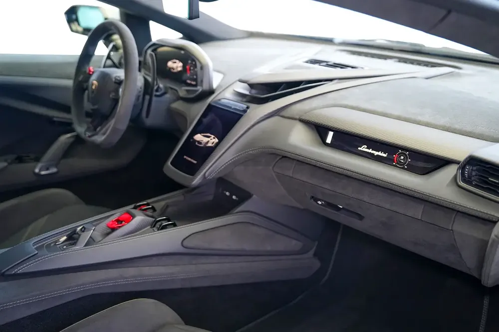 VERDE TURBINE | MATT CARBON INTERIOR | WARRANTY AVAILABLE | REVUELTO - Image 10