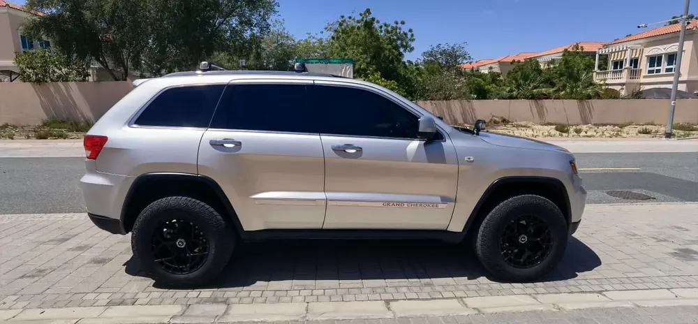 2013 Jeep Grand Cherokee Limited 5.7L Hemi - GCC Specs - Image 11