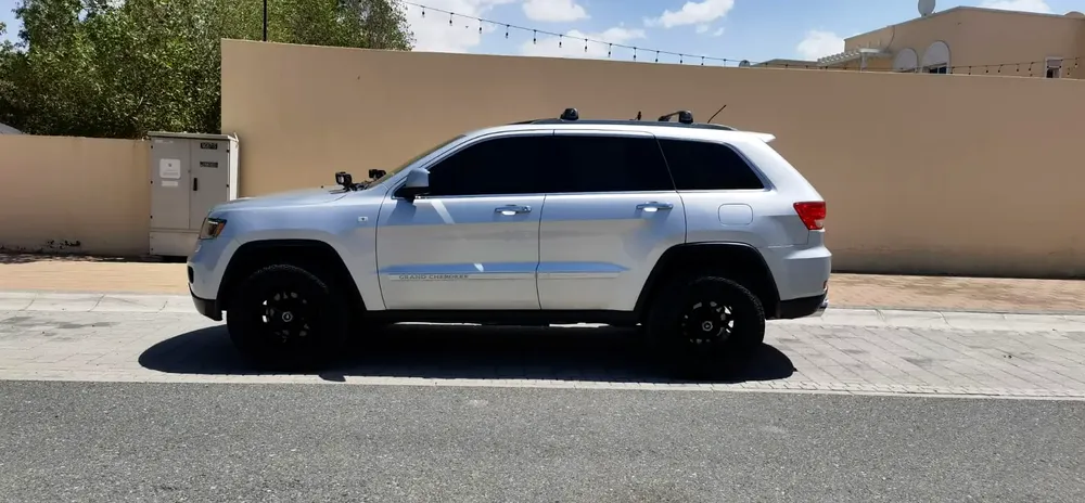 2013 Jeep Grand Cherokee Limited 5.7L Hemi - GCC Specs - Image 6