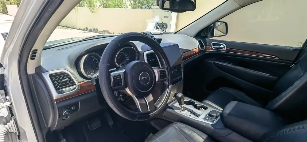 2013 Jeep Grand Cherokee Limited 5.7L Hemi - GCC Specs - Image 8
