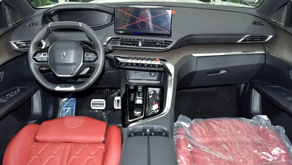 AED 1,566 EMi at 0% DP | AGENCY WARRANTY / Peugeot 5008 GT ( 2024 Model ) in White Color GCC Specs - Image 11