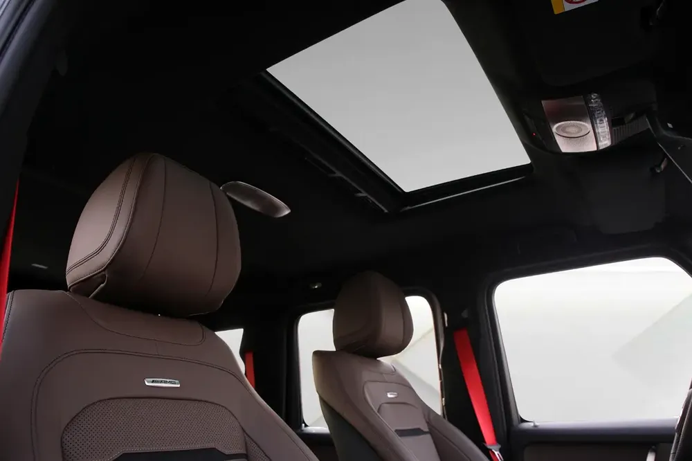2025 MERCEDES BENZ G63 AMG - FULLY LOADED - LOCAL REGISTRATION -BRAND NEW - Image 10