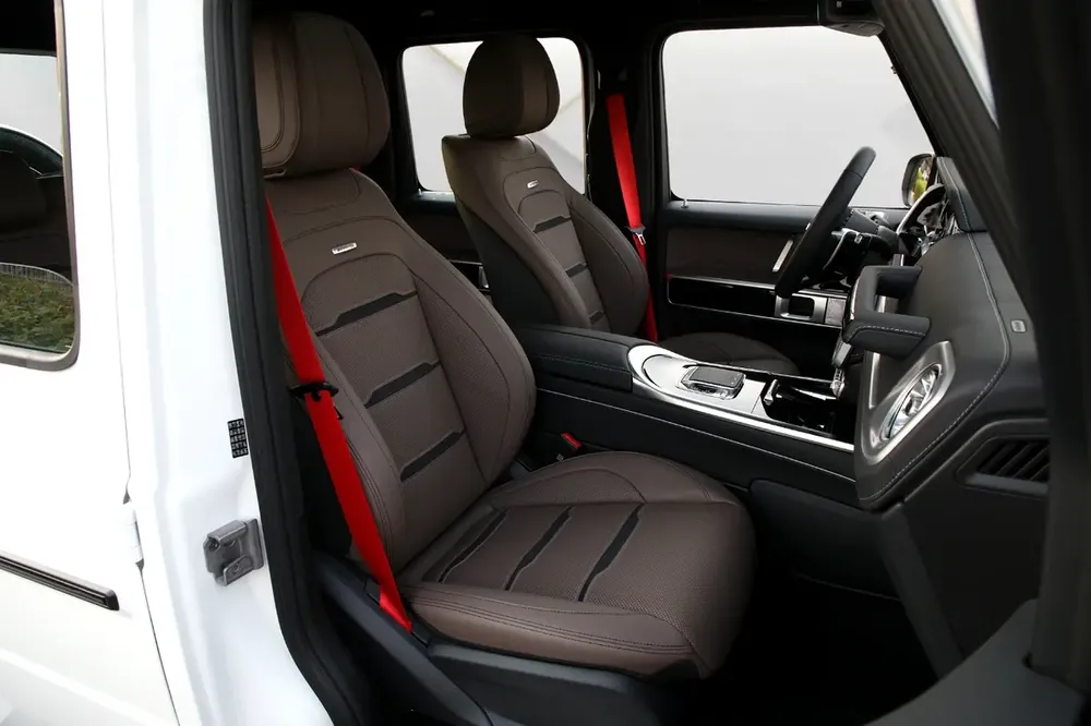 2025 MERCEDES BENZ G63 AMG - FULLY LOADED - LOCAL REGISTRATION -BRAND NEW - Image 11