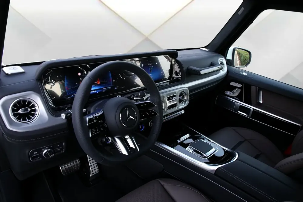 2025 MERCEDES BENZ G63 AMG - FULLY LOADED - LOCAL REGISTRATION -BRAND NEW - Image 8