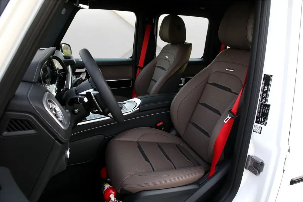 2025 MERCEDES BENZ G63 AMG - FULLY LOADED - LOCAL REGISTRATION -BRAND NEW - Image 9