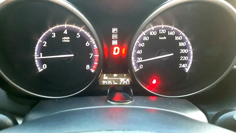 Mazda 3 SE Top 2014 Model No1 Option Sunroof Cruise Control GCC fully Automatic Family Used Sale - Image 10