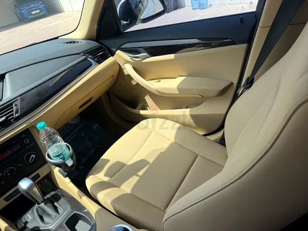 BMW X1 2015 GCC Specs - Well Maintained Luxury Compact SUV - Image 11