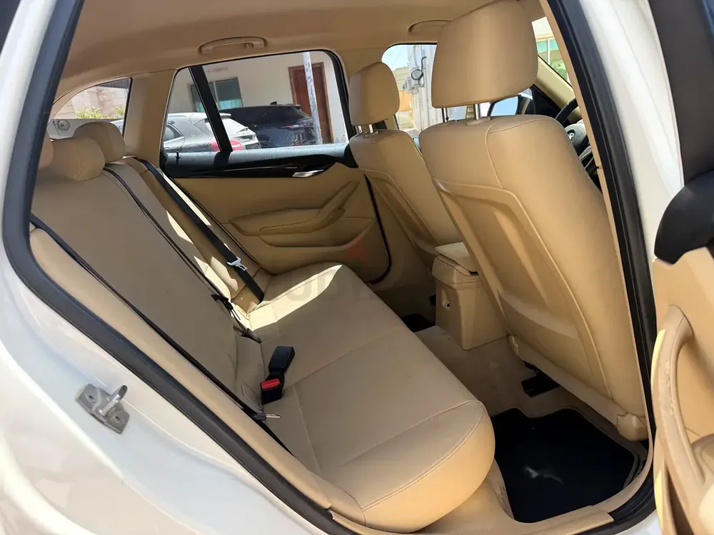 BMW X1 2015 GCC Specs - Well Maintained Luxury Compact SUV - Image 17