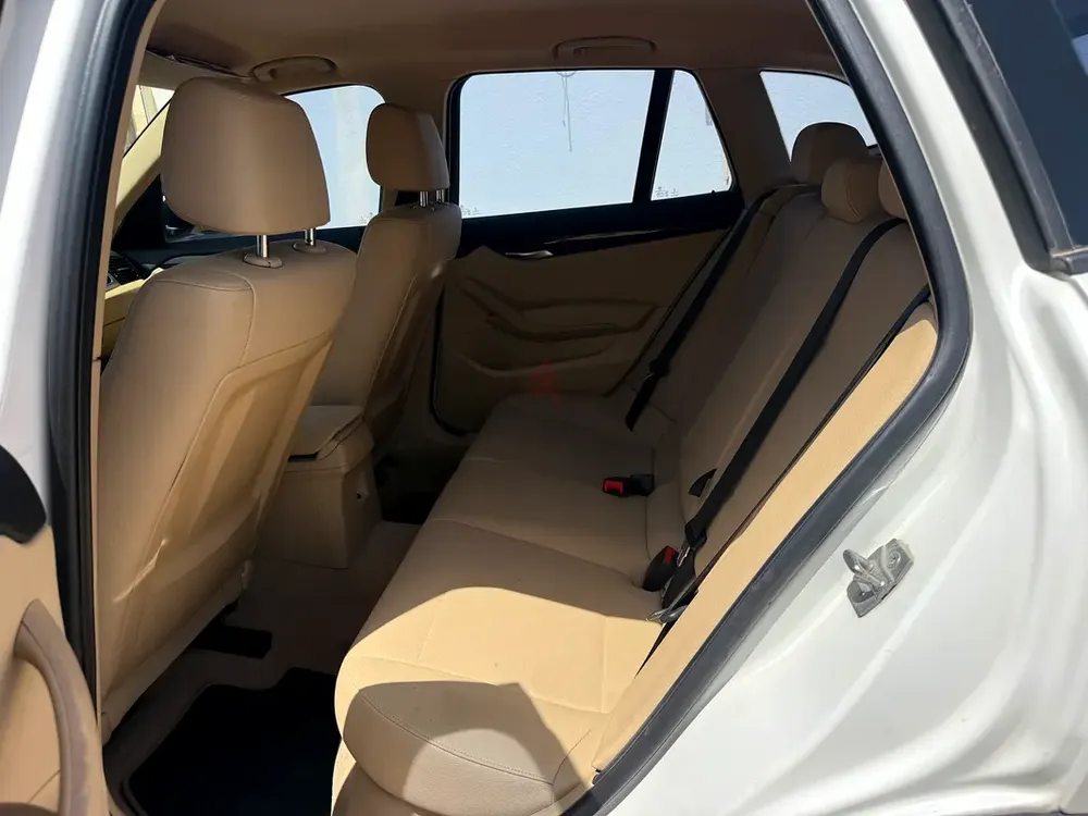 BMW X1 2015 GCC Specs - Well Maintained Luxury Compact SUV - Image 19