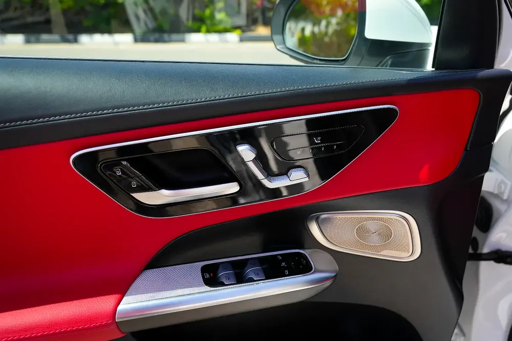 2024 Mercedes-Benz GLC 300 4MATIC | Luxury & Innovation | US Specs - Image 15