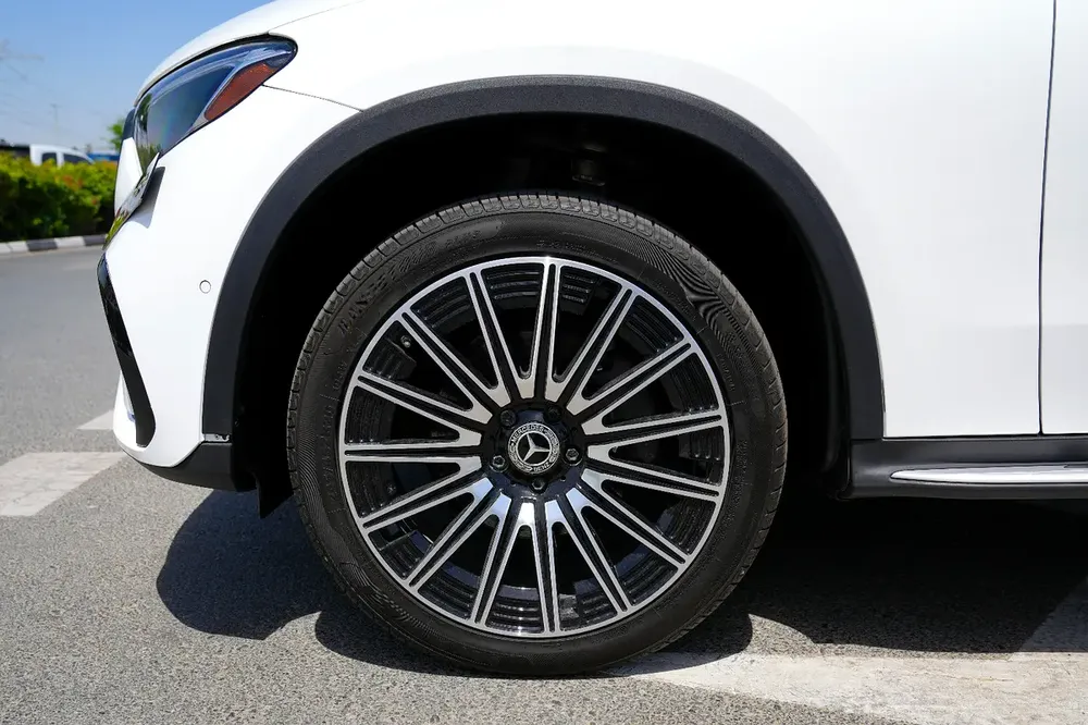 2024 Mercedes-Benz GLC 300 4MATIC | Luxury & Innovation | US Specs - Image 19