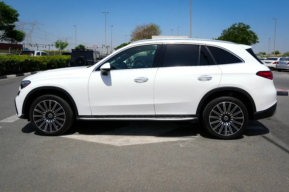 2024 Mercedes-Benz GLC 300 4MATIC | Luxury & Innovation | US Specs - Image 7
