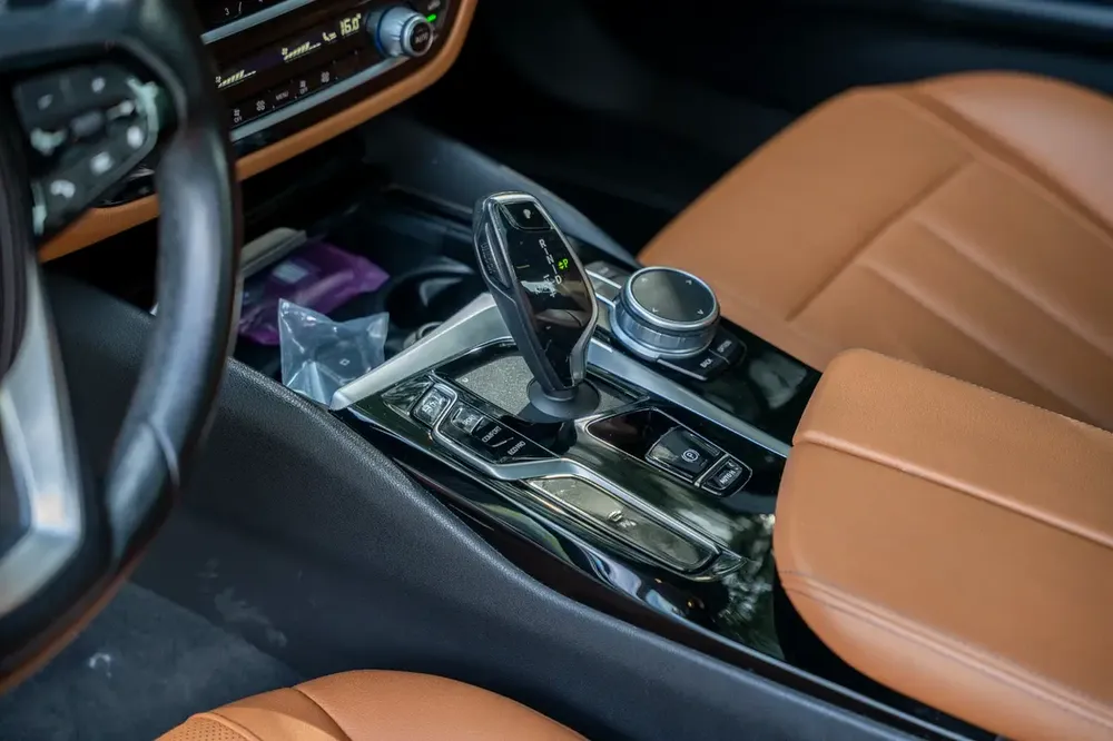 BMW 520i Joy Edition – 2022 | FULL SERVICE HISTORY GCC | 101,984 KM | AED 95,000 - Image 5