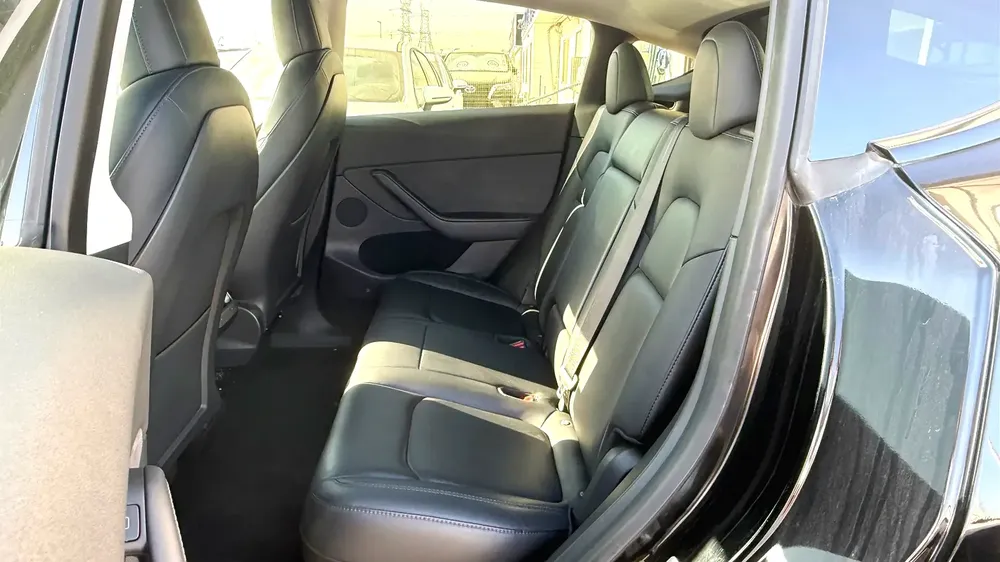Tesla Model Y Standard 2022 - Image 13