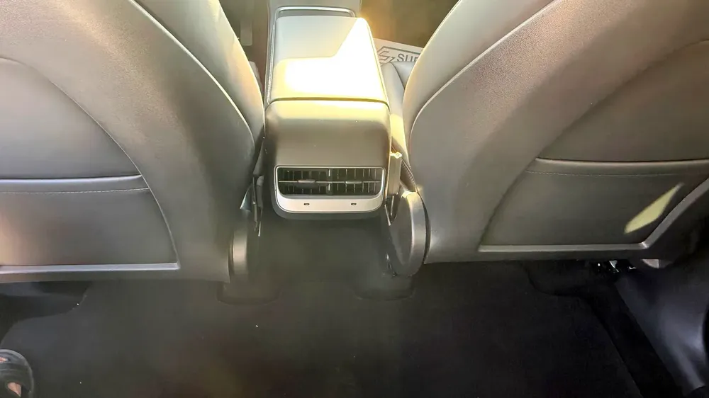 Tesla Model Y Standard 2022 - Image 15