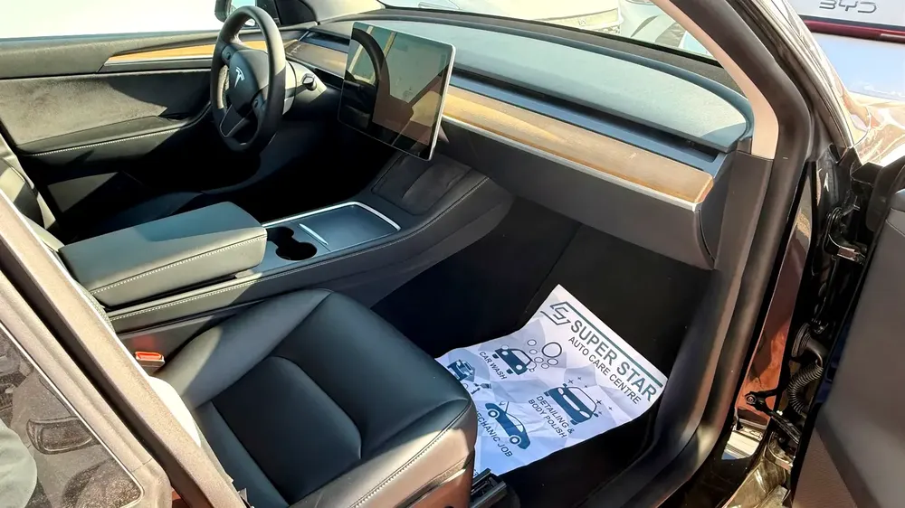 Tesla Model Y Standard 2022 - Image 17