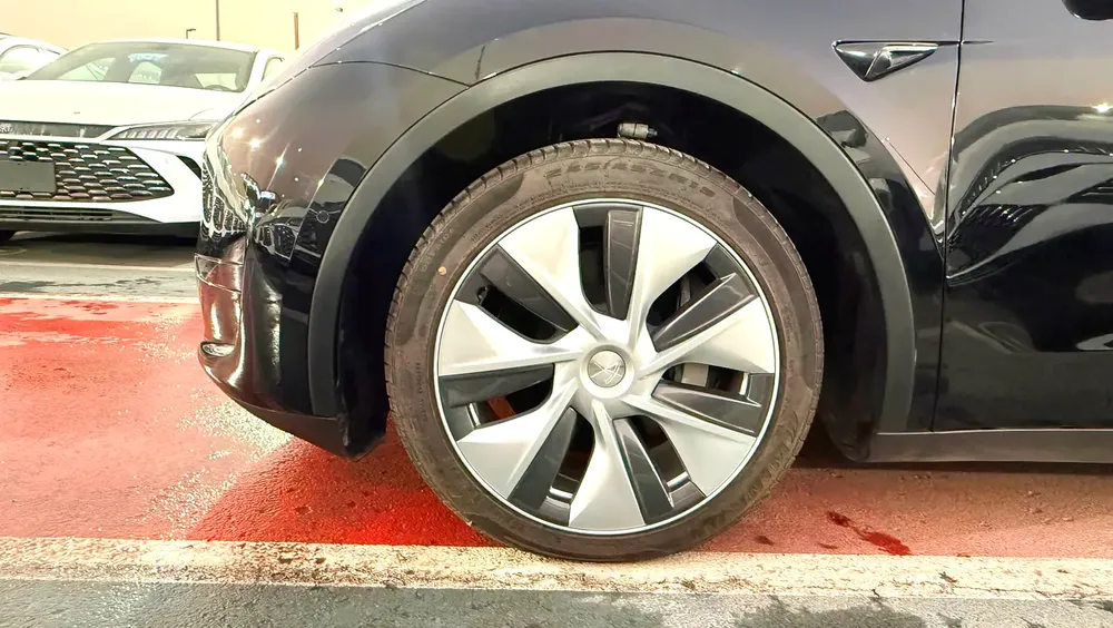 Tesla Model Y Standard 2022 - Image 4