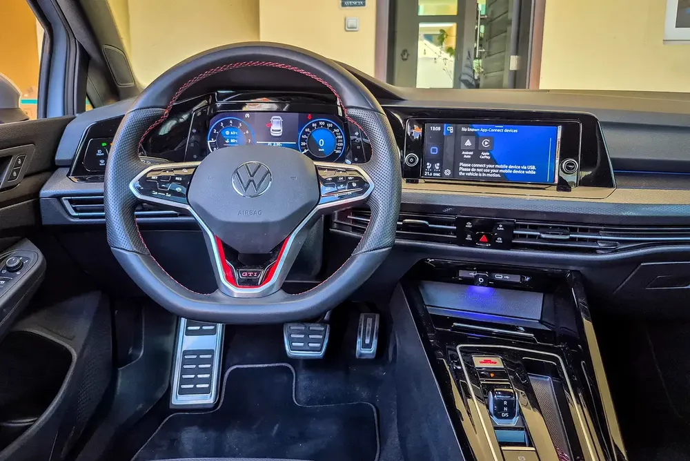 AED 2097/month | 2024 Volkswagen Golf GTI P2 | GCC Specs | Ref#448889 - Image 10