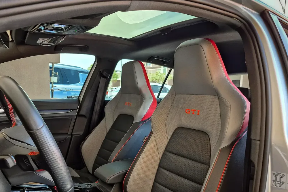 AED 2097/month | 2024 Volkswagen Golf GTI P2 | GCC Specs | Ref#448889 - Image 11