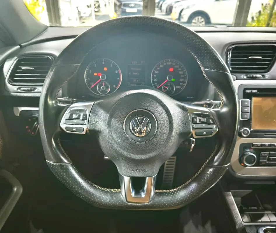 2.0 TSI . GCC Specs . Excellent Condition - Image 11