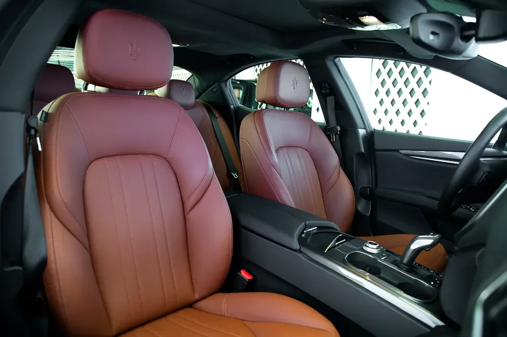 WARRANTY AVAILABLE | SUNROOF | GHIBLI | WHITE/TAN - Image 10