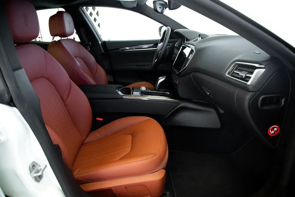 WARRANTY AVAILABLE | SUNROOF | GHIBLI | WHITE/TAN - Image 11